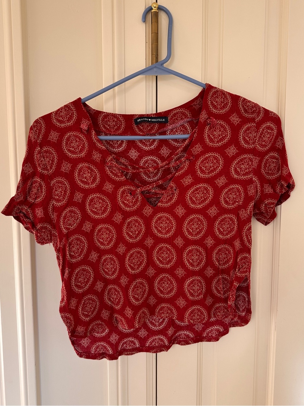 Brandy Melville Red Medallion Print Cropped Tee